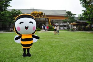 蜜蜂故事館大門＆可愛超人氣吉祥物